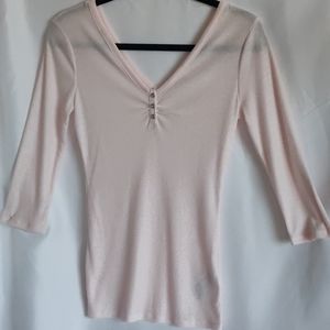 NWOT Guess double V neck 3/4' sleeves